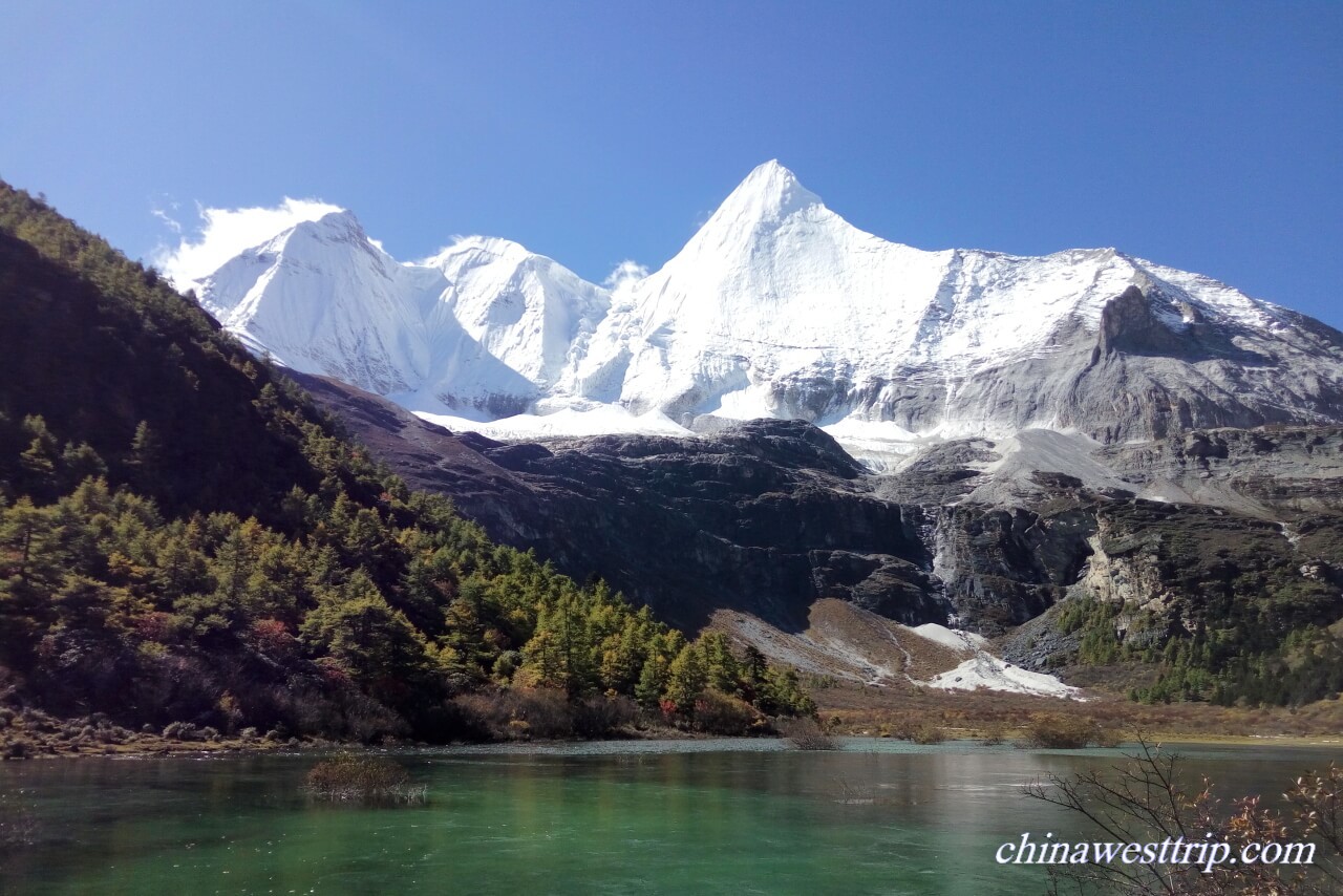 the Pearl Lake Daocheng Yading