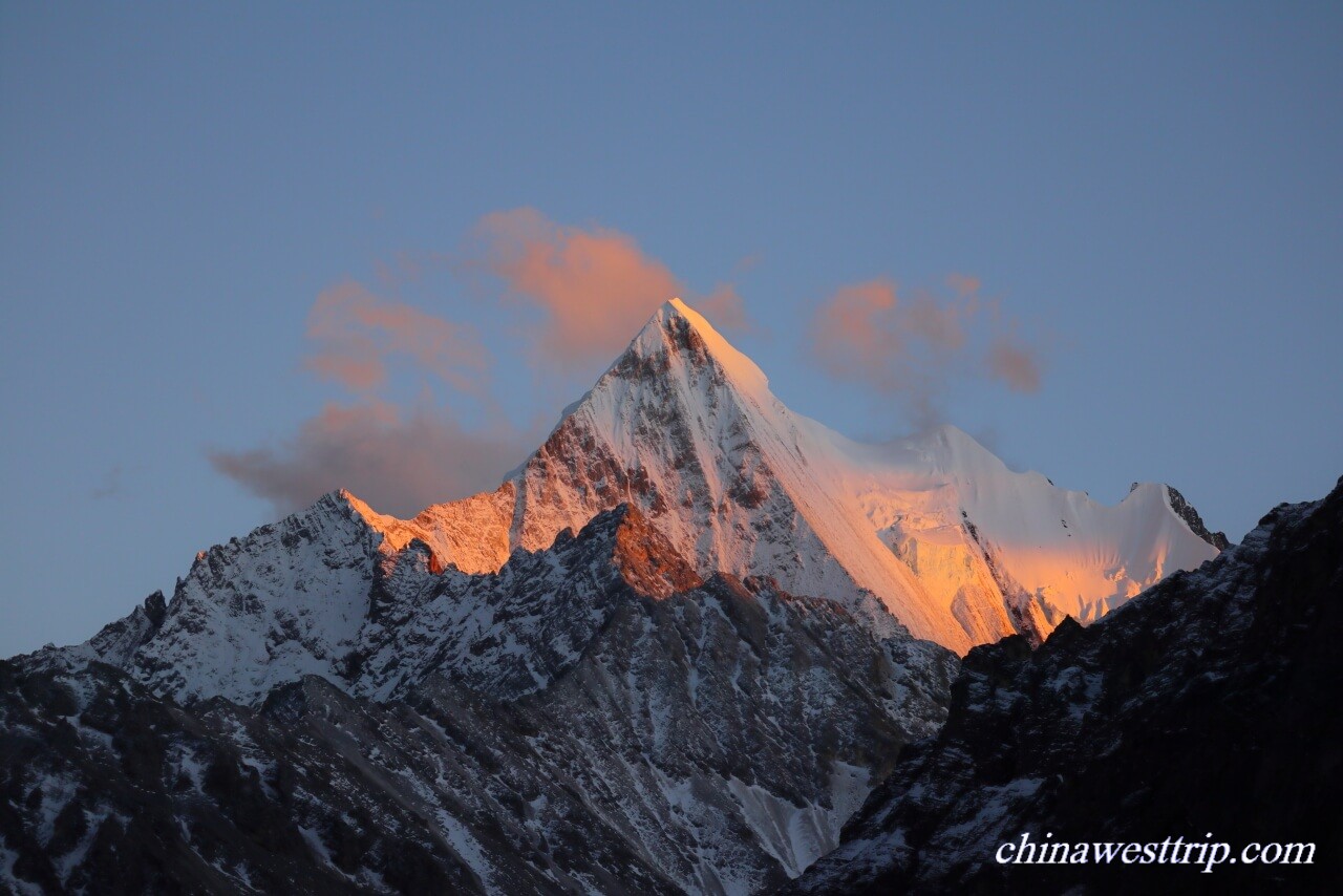 Chenadorje Mountain Daocheng Yading