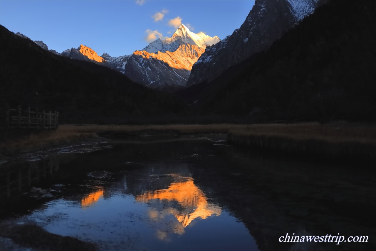 Chenadorje Mountain Daocheng Yading