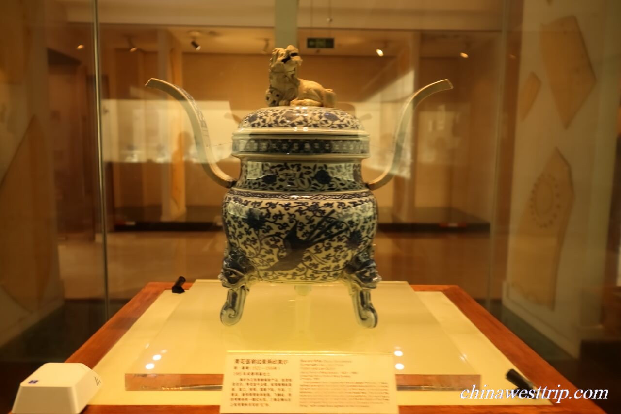 Porcelain Ware the Ming Dynasty