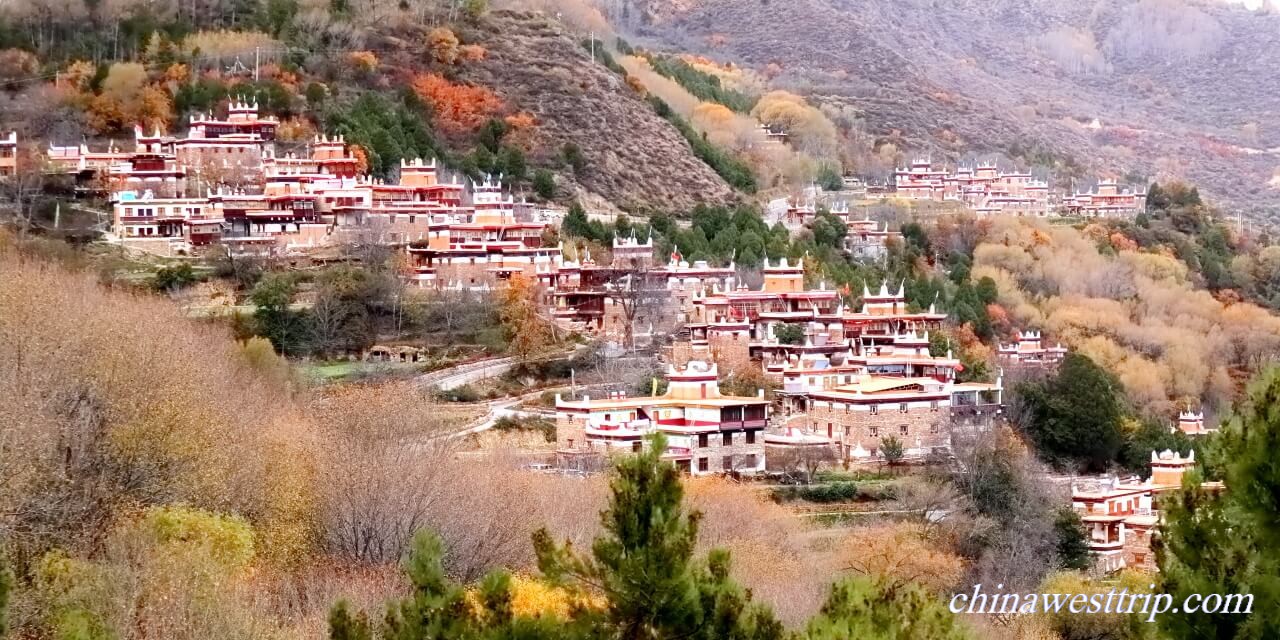 Jiaju Tibetan Village001a.JPG