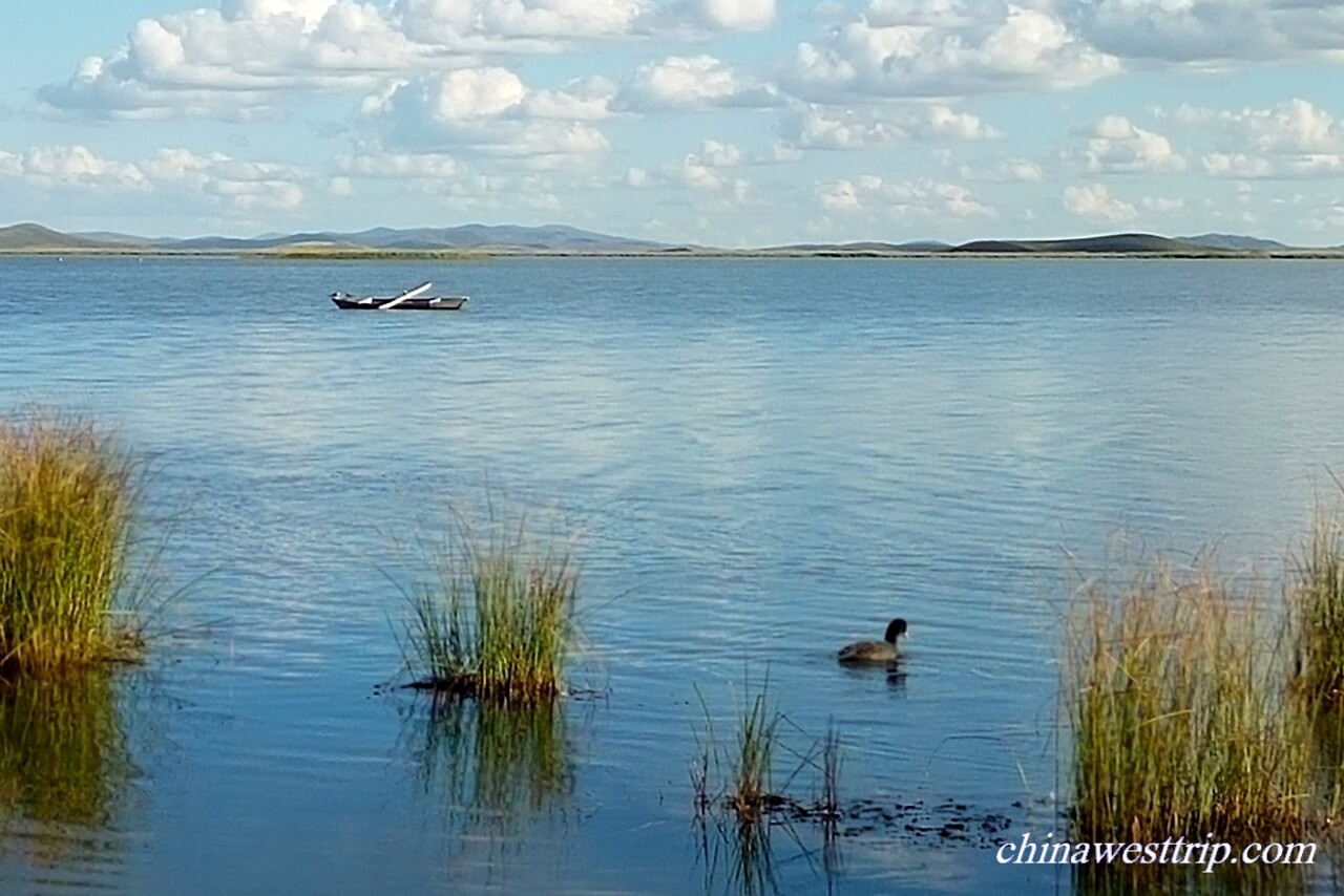 Ruo'ergai Huahu Lake