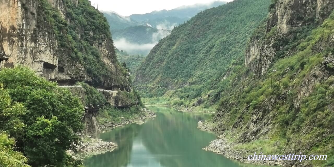 Mingyue Gorge002a.JPG