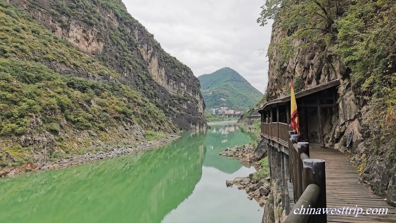 Mingyue Gorge003.JPG