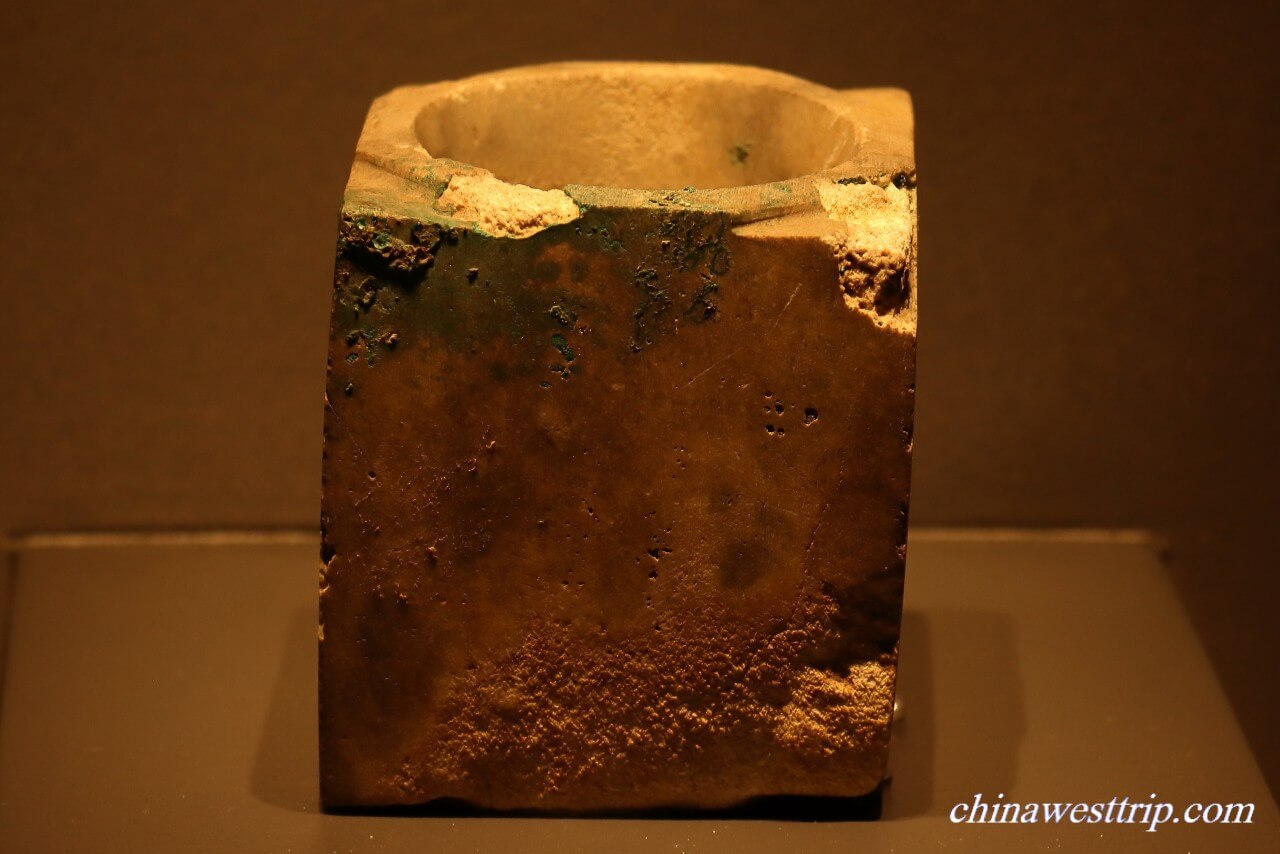 A "Cong" Jade-ware