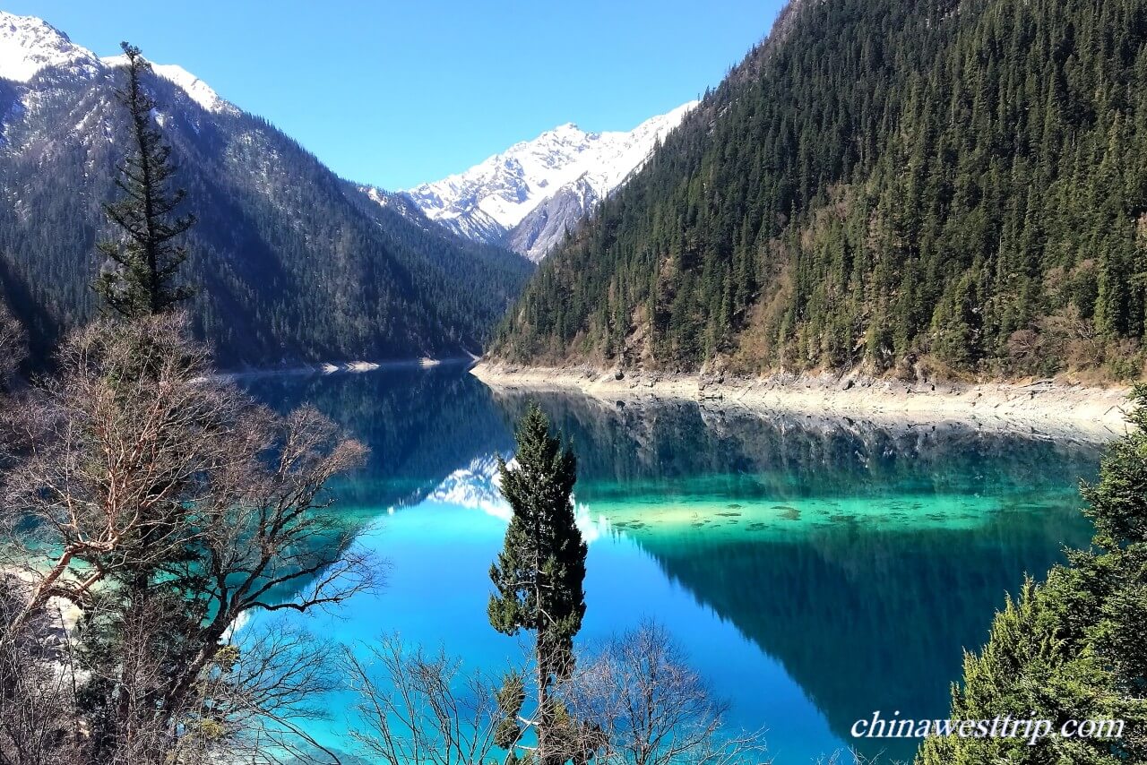 the Long Lake Jiuzhaigou