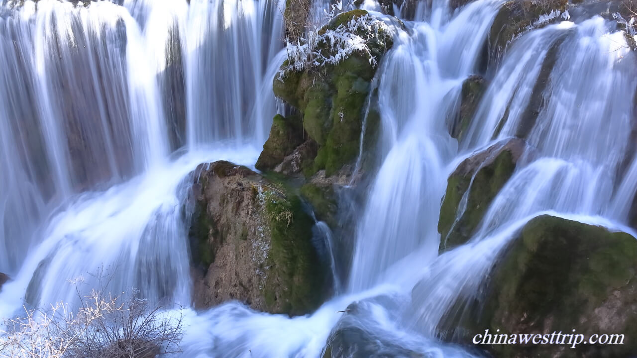 Jiuzhaigou Shuzheng Waterfall01.jpg
