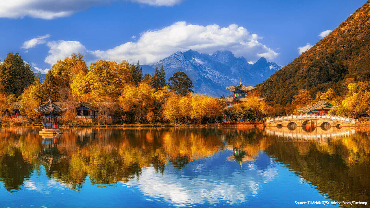 the Blach-Dragon Pool Lijiang001w.jpg