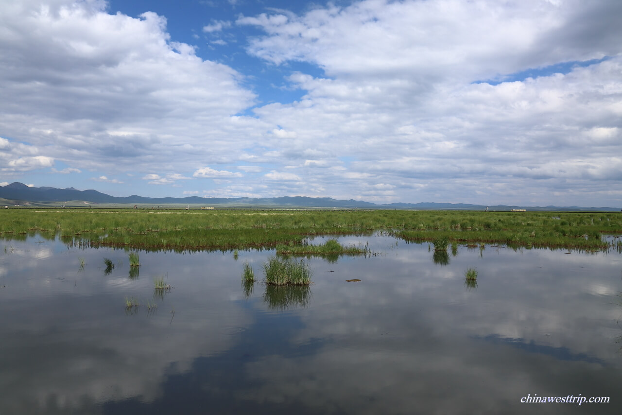 Ruo'ergai Huahu Lake