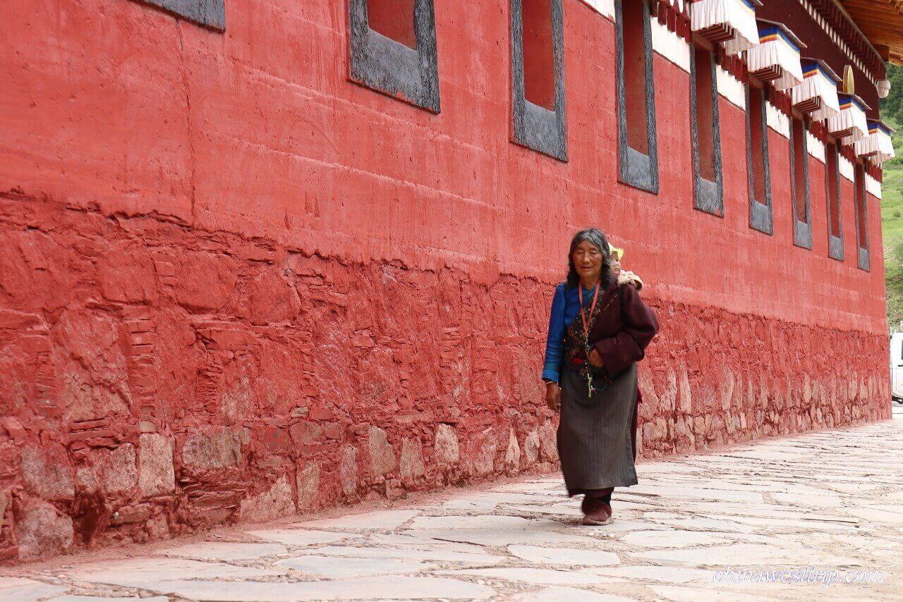 Taktsang Lhamo Kirti Gompa