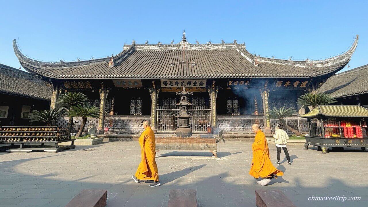 Baoguang Monastery004w.jpg